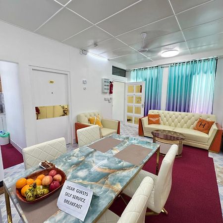 Ferienwohnung Ontrack Travel Malé Exterior foto
