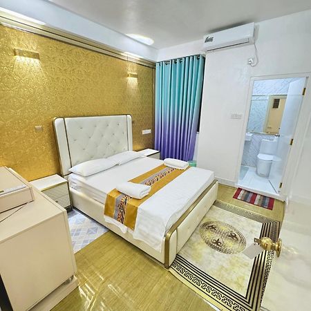 Ferienwohnung Ontrack Travel Malé Exterior foto